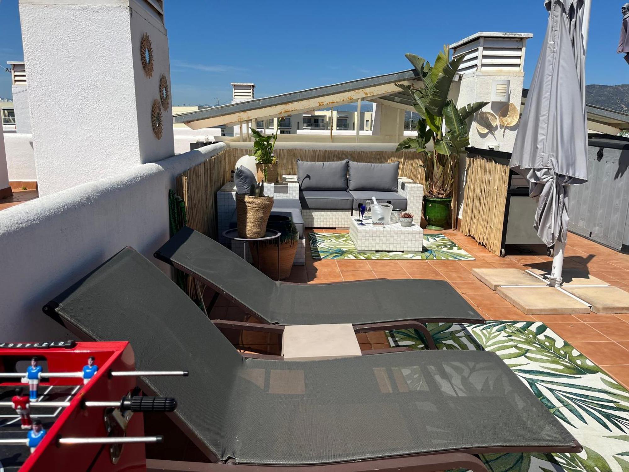 Avec Terrasse Sur Le Toit Vue Roses